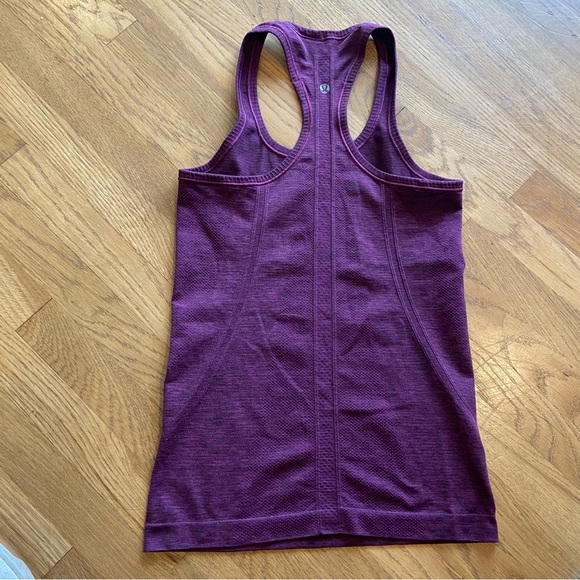Womens purple Lululemon Swiftly Tech Racerback size 4 - Picture 5 of 10